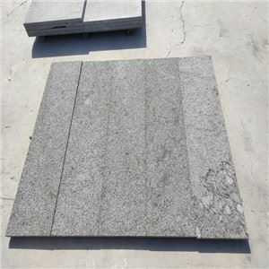 Qora granit qoplamali plitka
