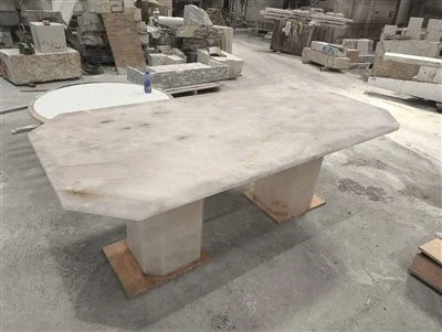 Kristal pushti kvartsitli restoran stol usti