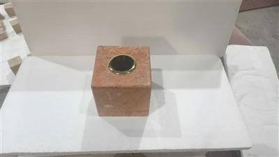 Rosa choy qog'oz ushlagichi